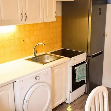 Dora Apartment Split