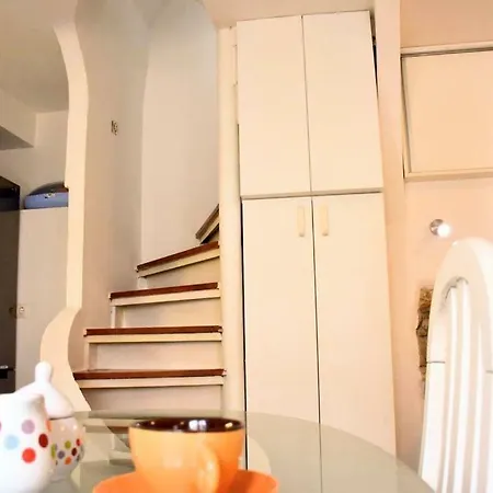 Dora Apartment *
